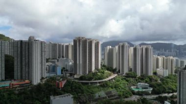 Hong Kong - 20 Temmuz 2024: Lam Tin, Kowloon 'da şehir manzarası, gündüz manzarası 