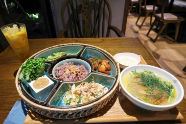 Geleneksel Vietnam Yemeklerinin Mutfak Çeşitliliği, Vibrant Vietnam Mutfağı