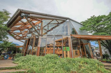 15 Mayıs 2024 Yufuincho Caddesi, Nagasaki Kırsal Bölgesi 'nde Büyüleyici Yürüyüşler