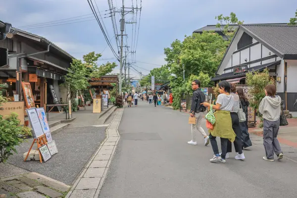 15 Mayıs 2024 Yufuincho Caddesi, Nagasaki Kırsal Bölgesi 'nde Büyüleyici Yürüyüşler