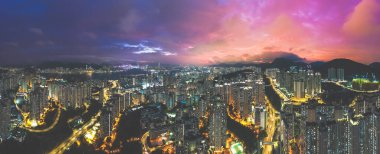 Kwun Tong bölgesi, Şehir gecesi, Hong Kong 24 Temmuz 2024