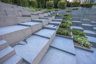 Kowloon, 3 Ağustos 2024 Kare Piramitler Bahçesi