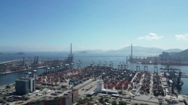 Hong Kong - 3 Ağustos 2024: Hong Kong Kwai Chung Konteynır Terminali  