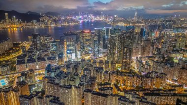 Ağustos 2 2021 Kwun Tong bölgesi, Şehir gecesi, Hong Kong