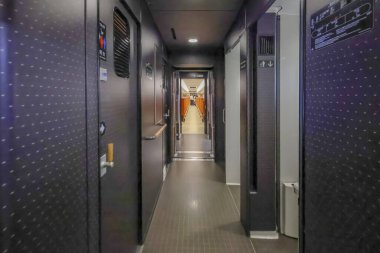 Modern Yolcular Treni, Tokyo, Japonya 