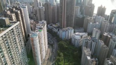 Hong Kong - 4 Ağustos 2024 Kuzey Noktası, Victoria Limanı ile Ada Panoraması