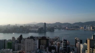 Hong Kong - 4 Ağustos 2024: Metropolis, Victoria Limanı, 