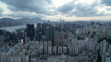 Hong Kong - 2 Ağustos 2024: Kwun Tong Bölgesi, Şehir Gecesi, Hong Kong