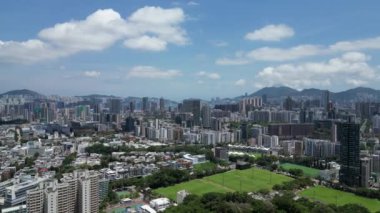 Hong Kong - 9 Ağustos 2024: Akşam karanlığında Kowloon, Shek Kip Mei, Hong Kong