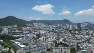 Hong Kong - 9 Ağustos 2024: Akşam karanlığında Kowloon, Shek Kip Mei, Hong Kong