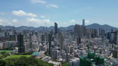 Hong Kong - 9 Ağustos 2024: Akşam karanlığında Kowloon, yau tsim mong bölgesi, Hong Kong