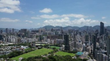 Hong Kong - 9 Ağustos 2024: Akşam karanlığında Kowloon, yau tsim mong bölgesi, Hong Kong