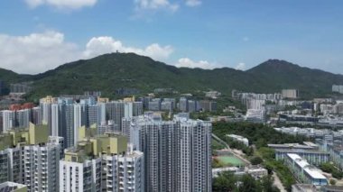 Hong Kong - 9 Ağustos 2024: Alacakaranlıkta Kowloon, Shek Kip Mei