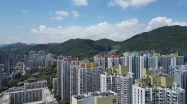 Hong Kong - 9 Ağustos 2024: Alacakaranlıkta Kowloon, Shek Kip Mei