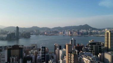 Hong Kong - 4 Ağustos 2024: Metropolis, Victoria Limanı, 