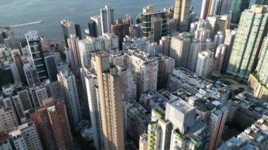 Hong Kong - 4 Ağustos 2024 Kuzey Noktası, Victoria Limanı ile Ada Panoraması