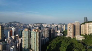 Hong Kong - 4 Ağustos 2024 Kuzey Noktası, Victoria Limanı ile Ada Panoraması