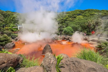 16 Mayıs 2024 Umi Jigoku, Japonya 'da Chinoike Jigoku