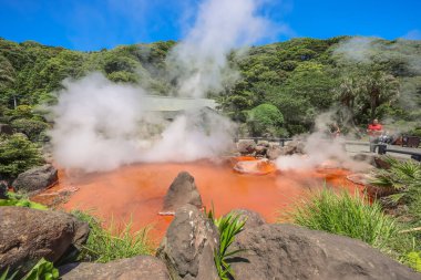 16 Mayıs 2024 Umi Jigoku, Japonya 'da Chinoike Jigoku