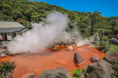 16 Mayıs 2024 Umi Jigoku, Japonya 'da Chinoike Jigoku
