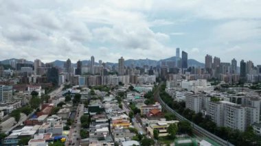 Hong Kong - 22 Ağustos 2024: Şehir silueti Kowloon Tong, HK