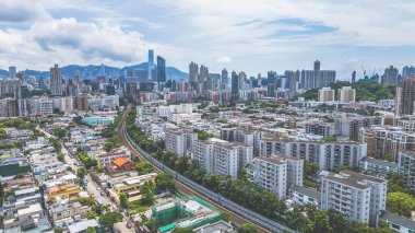 22 Ağustos 2024 Kowloon Tong, Hong Kong şehir silueti.