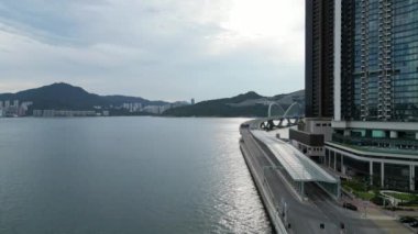 Hong Kong - 25 Ağustos 2024: TKO körfezinde gündüz vakti geçiş noktası 