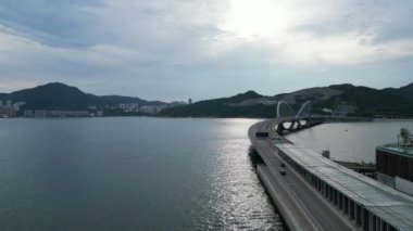 Hong Kong - 25 Ağustos 2024: TKO körfezinde gündüz vakti geçiş noktası 