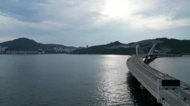 Hong Kong - 25 Ağustos 2024: TKO körfezinde gündüz vakti geçiş noktası 