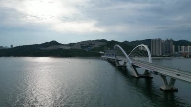 Hong Kong - 25 Ağustos 2024: TKO körfezinde gündüz vakti geçiş noktası 