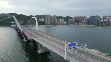 Hong Kong - 25 Ağustos 2024: TKO körfezinde gündüz vakti geçiş noktası 