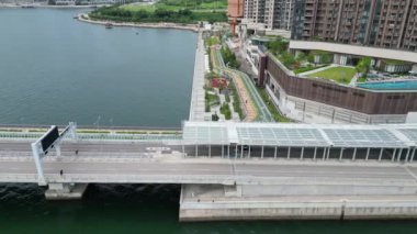 Hong Kong - 25 Ağustos 2024: TKO körfezinde gündüz vakti geçiş noktası 