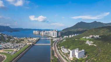 Shing Mun Nehri 'nin manzarası. Gezinti alanı, Eylül 12024.