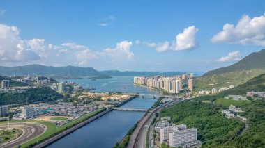 Shing Mun Nehri 'nin manzarası. Gezinti alanı, Eylül 12024.