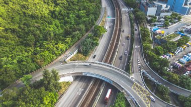 Bir Tai Chung Kiu Yolu, Bir Hayati Urban Arter 12024