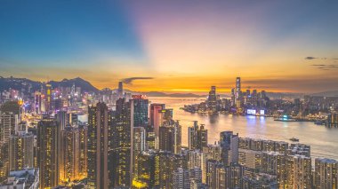 Kuzey Noktası, Hong Kong ve Victoria Limanı ile Kowloon Yarımadası..