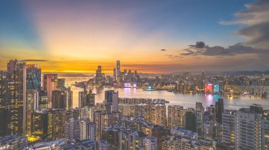 Kuzey Noktası, Hong Kong ve Victoria Limanı ile Kowloon Yarımadası..