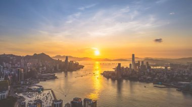 Kuzey Noktası, Hong Kong ve Victoria Limanı ile Kowloon Yarımadası..