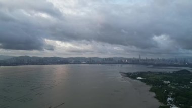 Honk Kong - 31 Ağustos 2024: Yeun Long Bölgesi, Shenzhen Körfezi, Çin