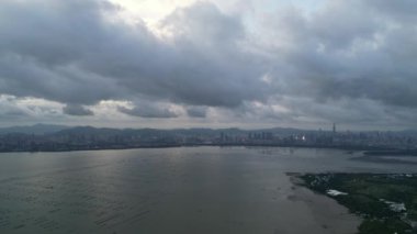 Honk Kong - 31 Ağustos 2024: Yeun Long Bölgesi, Shenzhen Körfezi, Çin