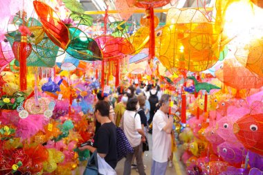 31 Ağustos 2024 Kağıt fener, Tai Ku pazarında depo, hk