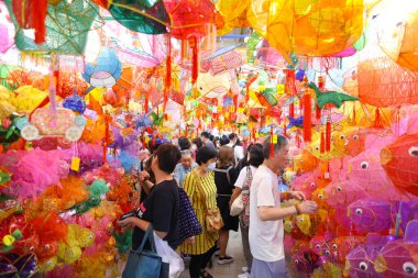 31 Ağustos 2024 Kağıt fener, Tai Ku pazarında depo, hk