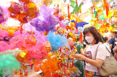 31 Ağustos 2024 Kağıt fener, Tai Ku pazarında depo, hk