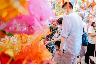 31 Ağustos 2024 Kağıt fener, Tai Ku pazarında depo, hk