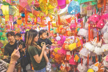 31 Ağustos 2024 Kağıt fener, Tai Ku pazarında depo, hk