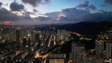 Honk Kong - 30 Ağustos 2024: Kowloon, HK 'daki Sham Shui Po yerleşim bölgesinin hava görüntüsü