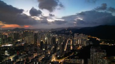 Honk Kong - 30 Ağustos 2024: Kowloon, HK 'daki Sham Shui Po yerleşim bölgesinin hava görüntüsü