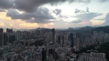 Honk Kong - 30 Ağustos 2024: Kowloon, HK 'daki Sham Shui Po yerleşim bölgesinin hava görüntüsü