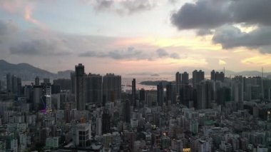 Honk Kong - 30 Ağustos 2024: Kowloon, HK 'daki Sham Shui Po yerleşim bölgesinin hava görüntüsü