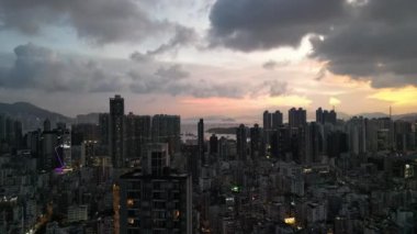 Honk Kong - 30 Ağustos 2024: Kowloon, HK 'daki Sham Shui Po yerleşim bölgesinin hava görüntüsü